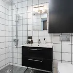 River To The - 7b Apartment