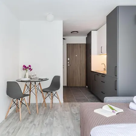 Apartment River To The - 7b *